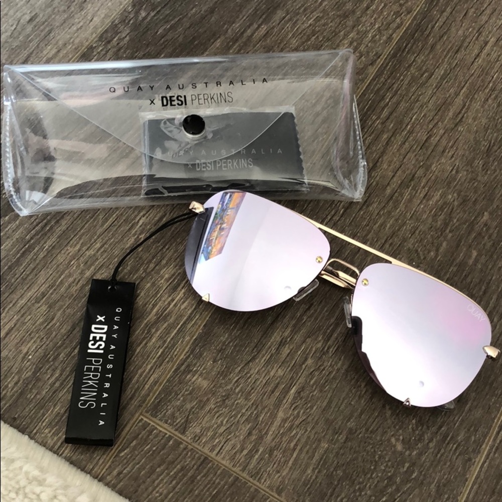 NWT Quay High Key Mini Rimless